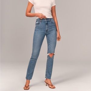 Abercrombie Curve Love Jeans, Medium-Wash Destroy in size 26